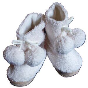 Gymboree Children's Pom-Pom Faux Fur Slippers Boots NOS Off White Sz 7-8